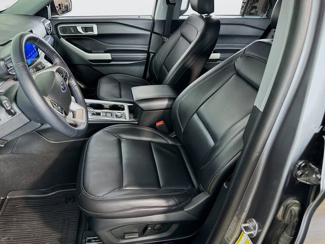 Certified 2023 Ford Explorer XLT w/ Equipment Group 202A image 16