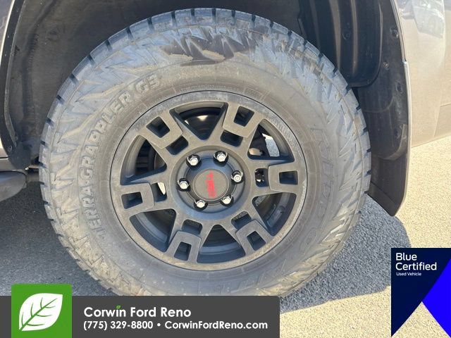 Used 2022 Toyota 4Runner SR5 Premium w/ Moonroof Package AWD/4WD image 21