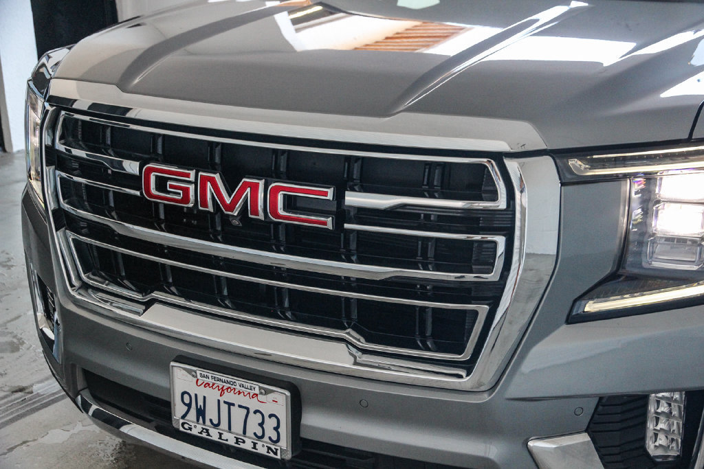 Used 2023 GMC Yukon SLT w/ SLT Luxury Package AWD/4WD image 10