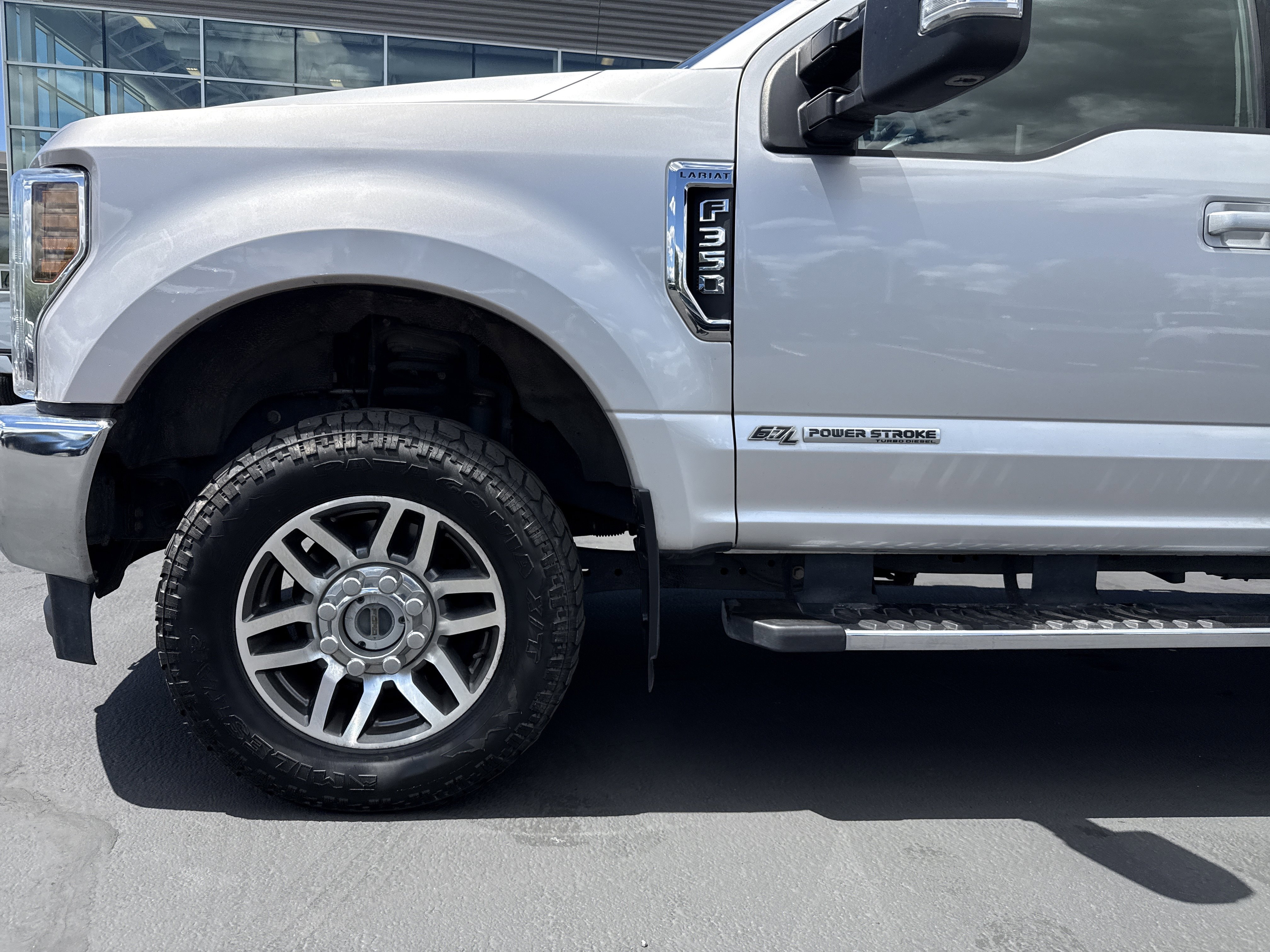 Certified 2019 Ford F350 Lariat w/ Camper Package AWD/4WD image 13
