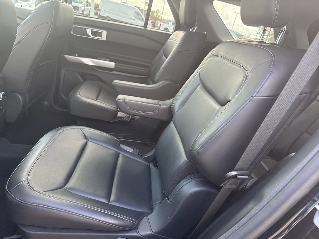 Certified 2022 Ford Explorer XLT w/ Equipment Group 202A AWD/4WD image 12