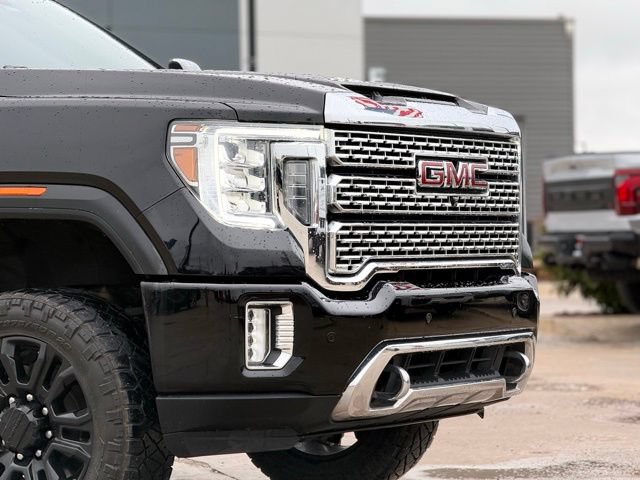 Used 2021 GMC Sierra 2500 Denali w/ Denali Black Diamond Edition AWD/4WD image 8