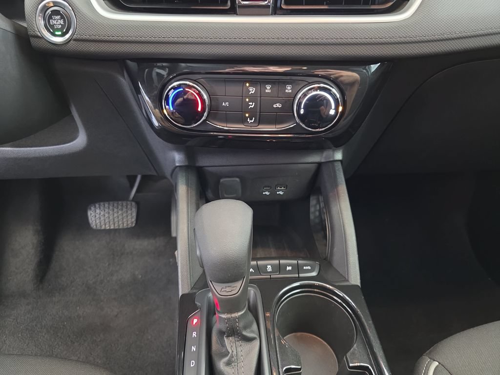 Used 2025 Chevrolet TrailBlazer LT AWD/4WD image 21