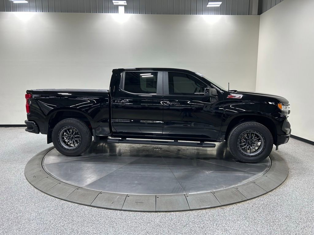 Used 2022 Chevrolet Silverado 1500 RST w/ Z71 Off-Road Package AWD/4WD image 6
