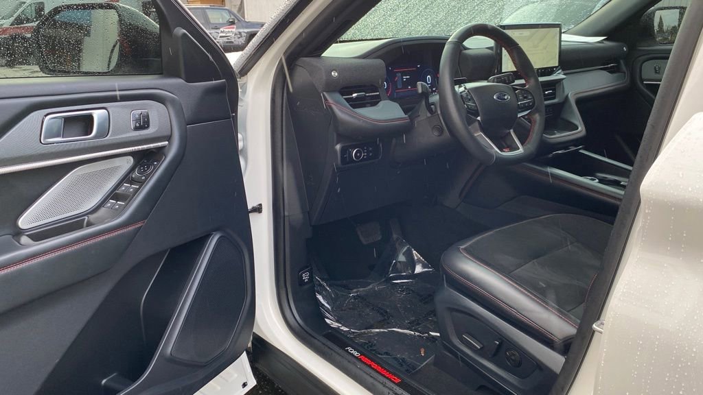 Certified 2025 Ford Explorer ST image 38