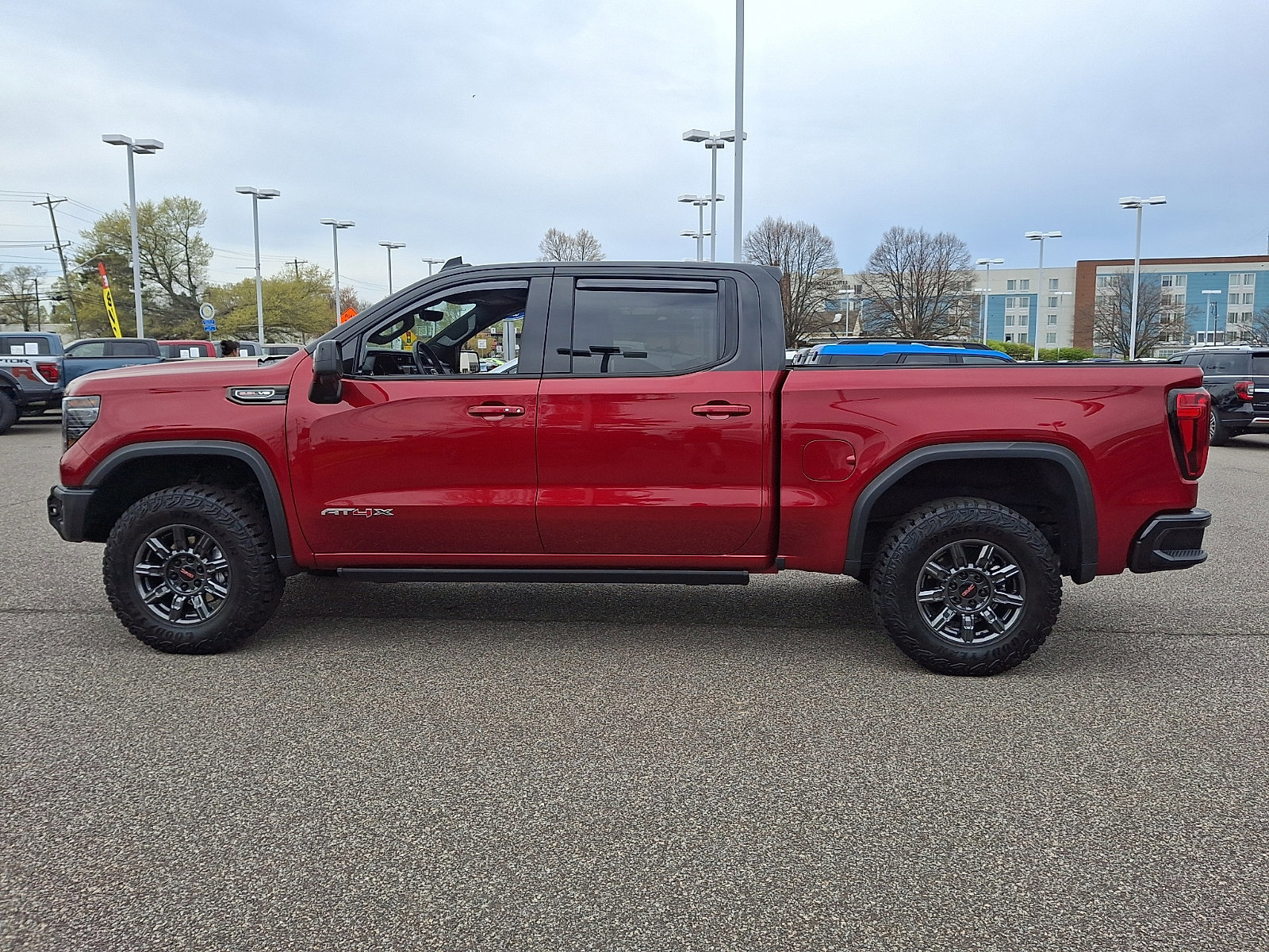 Used 2024 GMC Sierra 1500 AT4X image 3