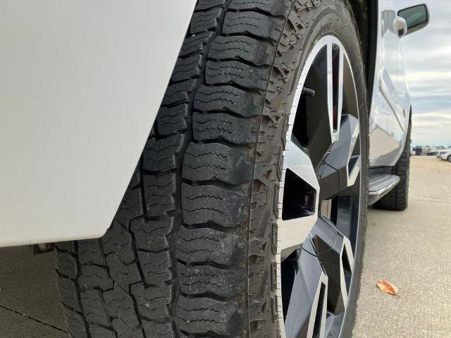 Used 2020 Chevrolet Tahoe Premier AWD/4WD image 11