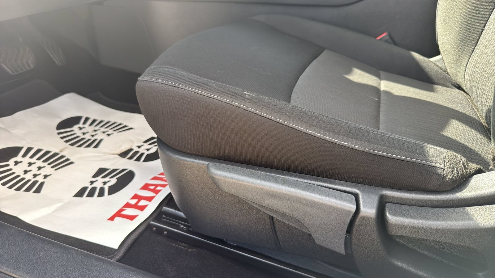 Used 2025 Nissan Sentra SV FWD image 9