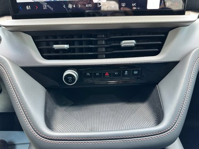 Certified 2025 Ford Explorer Active w/ Active Comfort Package AWD/4WD image 82