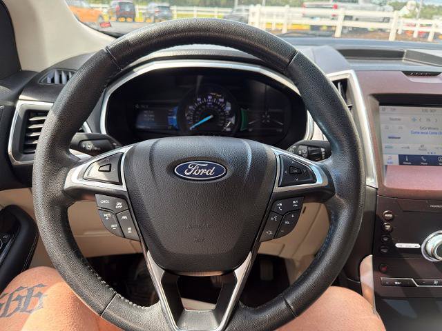 Certified 2020 Ford Edge Titanium FWD image 3