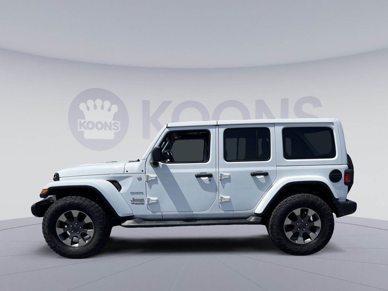 Used 2020 Jeep Wrangler Unlimited Sahara AWD/4WD image 2