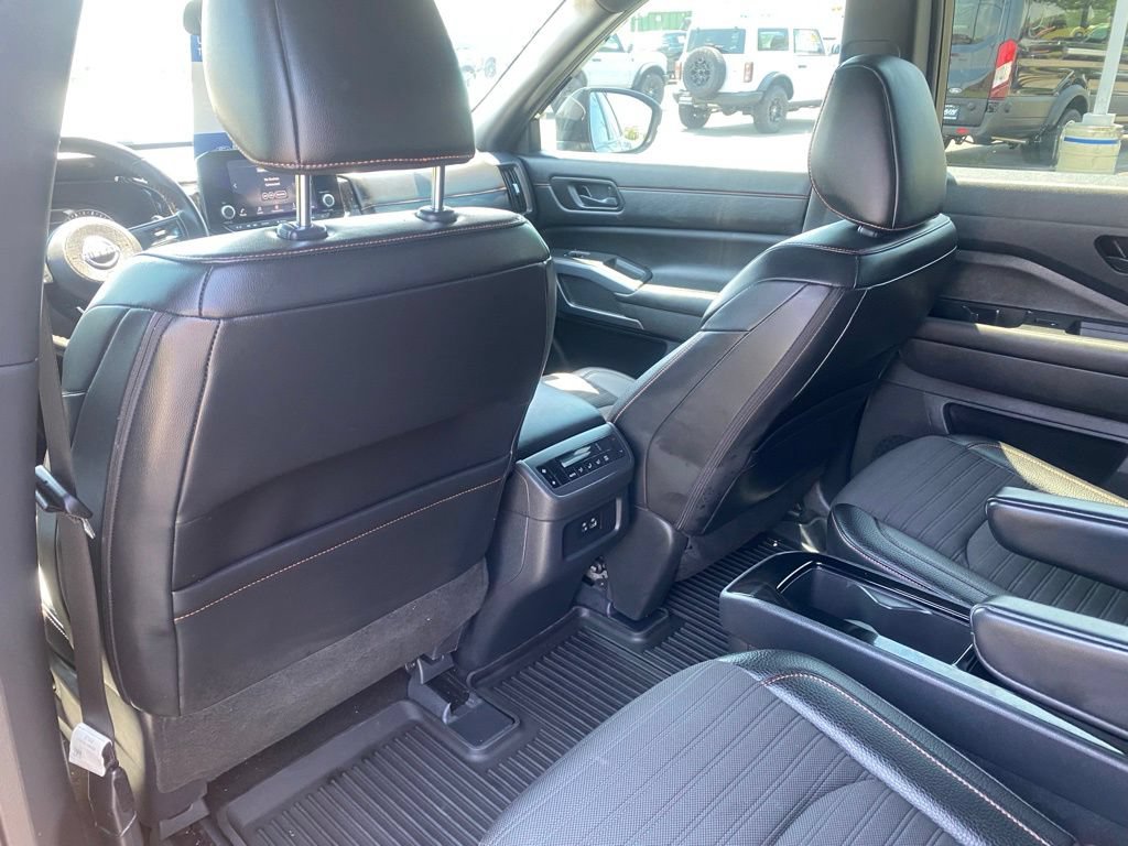 Used 2025 Nissan Pathfinder Rock Creek AWD/4WD image 30
