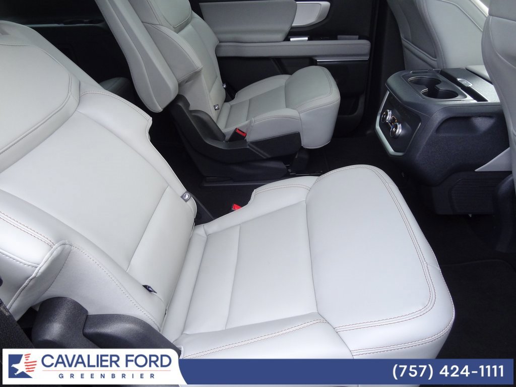 Certified 2025 Ford Expedition Active image 19