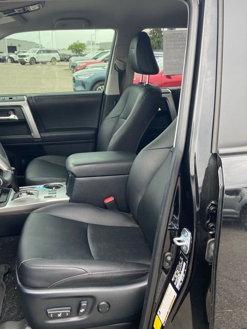 Used 2022 Toyota 4Runner TRD Sport AWD/4WD image 5