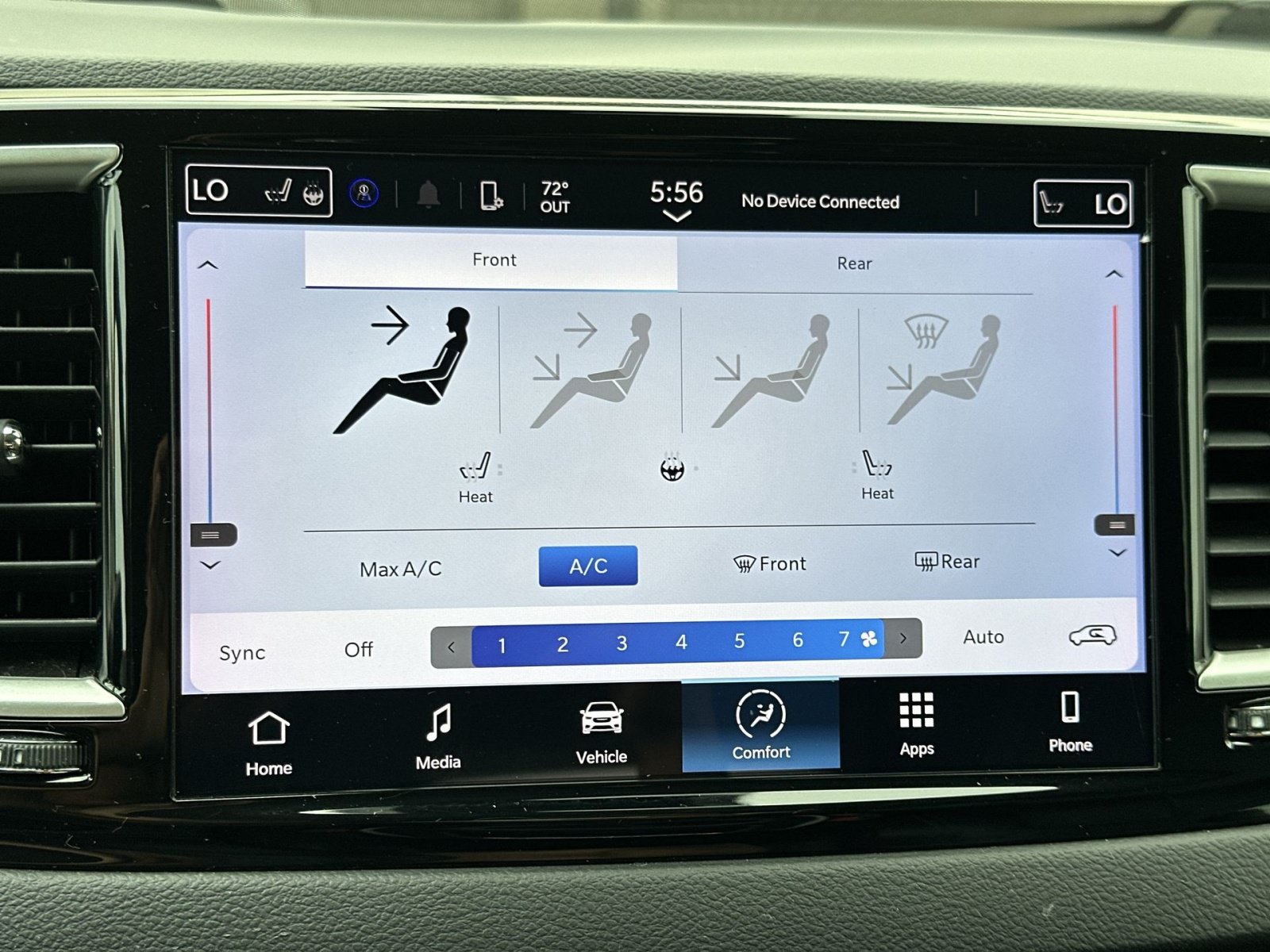 Used 2024 Chrysler Pacifica Touring-L FWD image 22