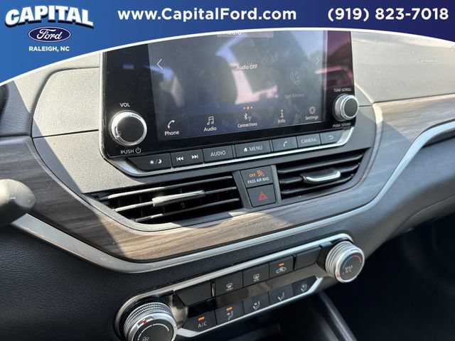 Used 2025 Nissan Altima 2.5 SV FWD image 26