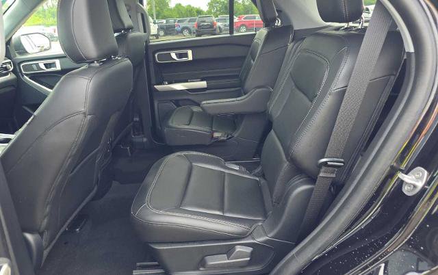 Certified 2022 Ford Explorer XLT w/ Equipment Group 202A image 9