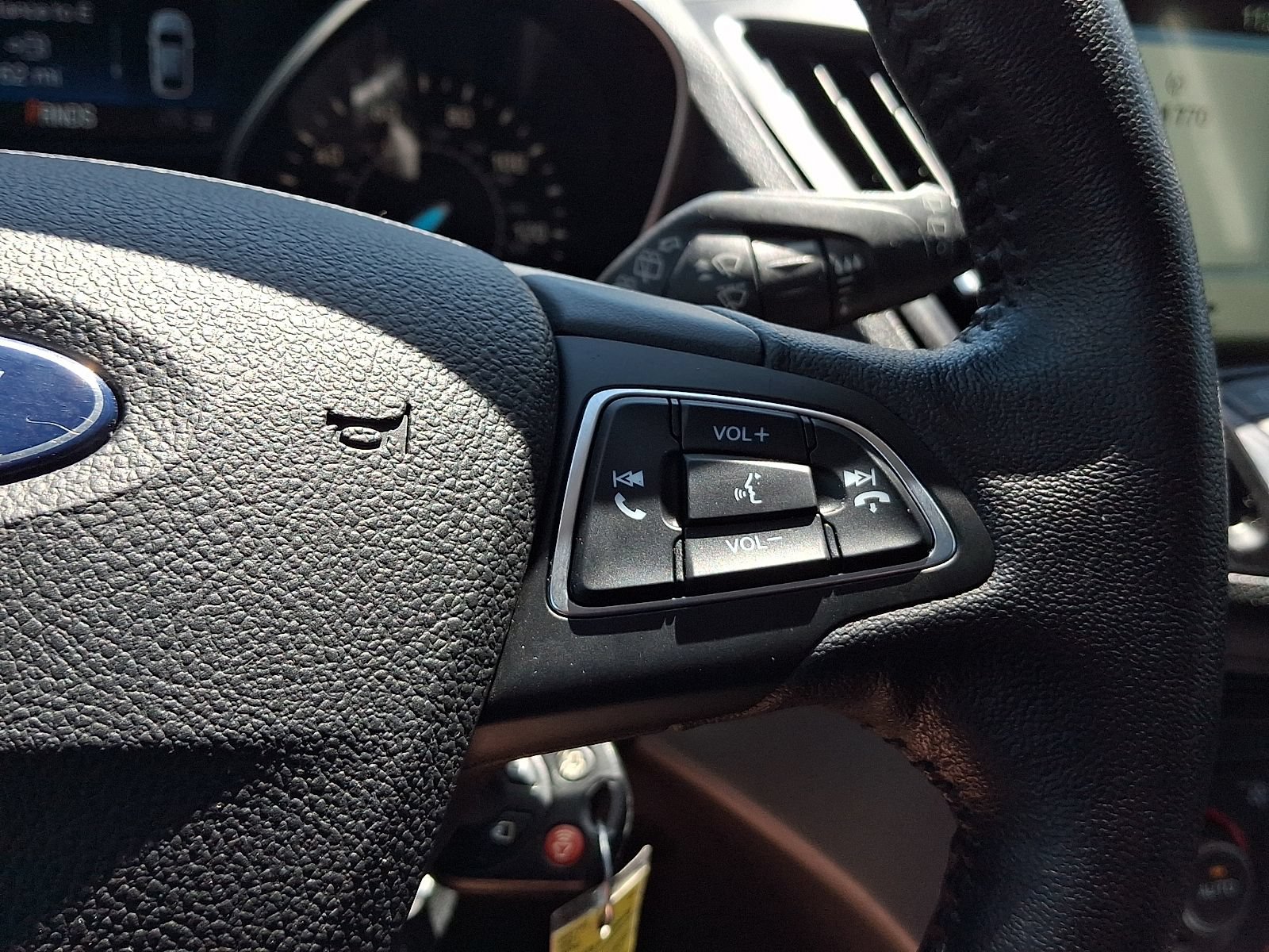 Certified 2018 Ford Escape SEL FWD image 23
