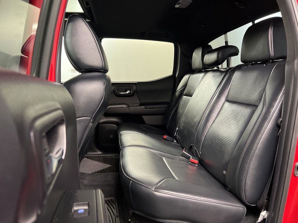 Used 2020 Toyota Tacoma TRD Off-Road w/ TRD Premium Off Road Package image 34