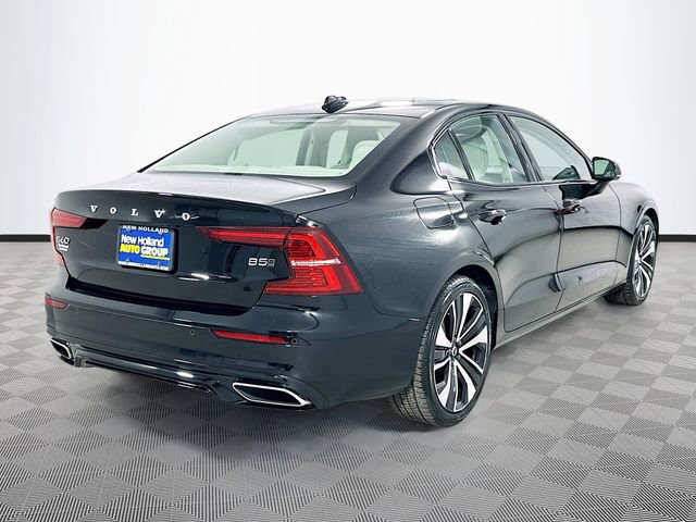 Used 2022 Volvo S60 B5 Momentum w/ Premium Package image 9