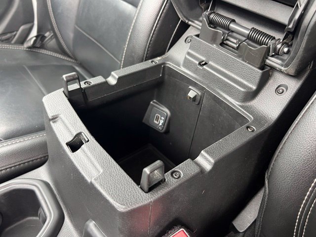 Used 2023 Jeep Wrangler Unlimited Sahara w/ Cold Weather Group AWD/4WD image 18
