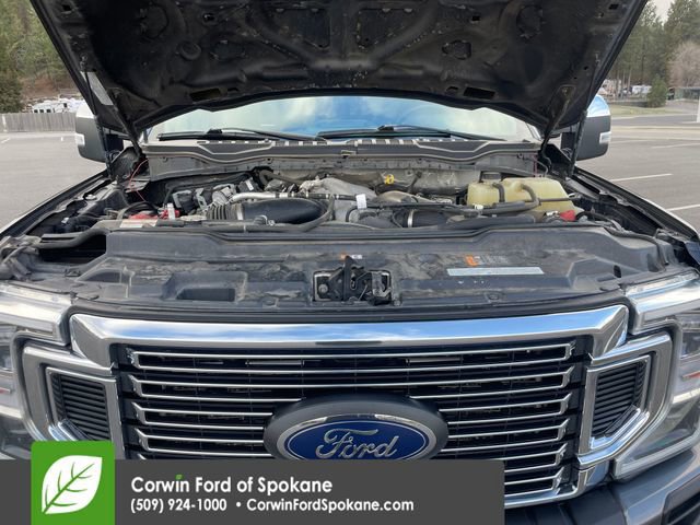 Certified 2022 Ford F450 Platinum w/ FX4 Off-Road Package image 43