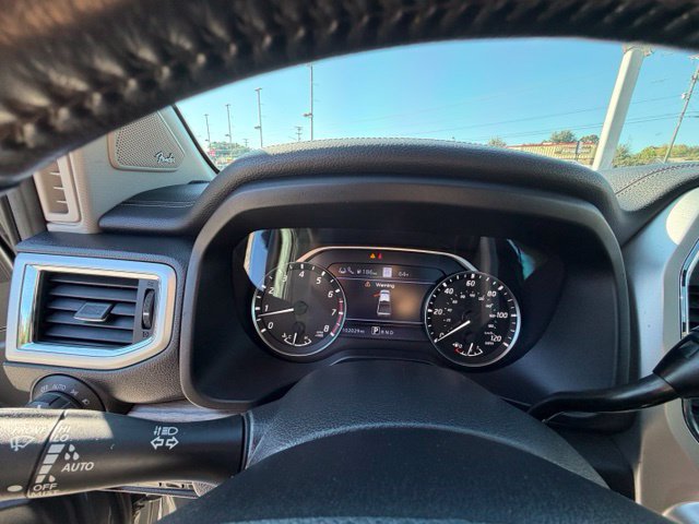 Used 2020 Nissan Titan SL w/ Moonroof Package RWD image 17