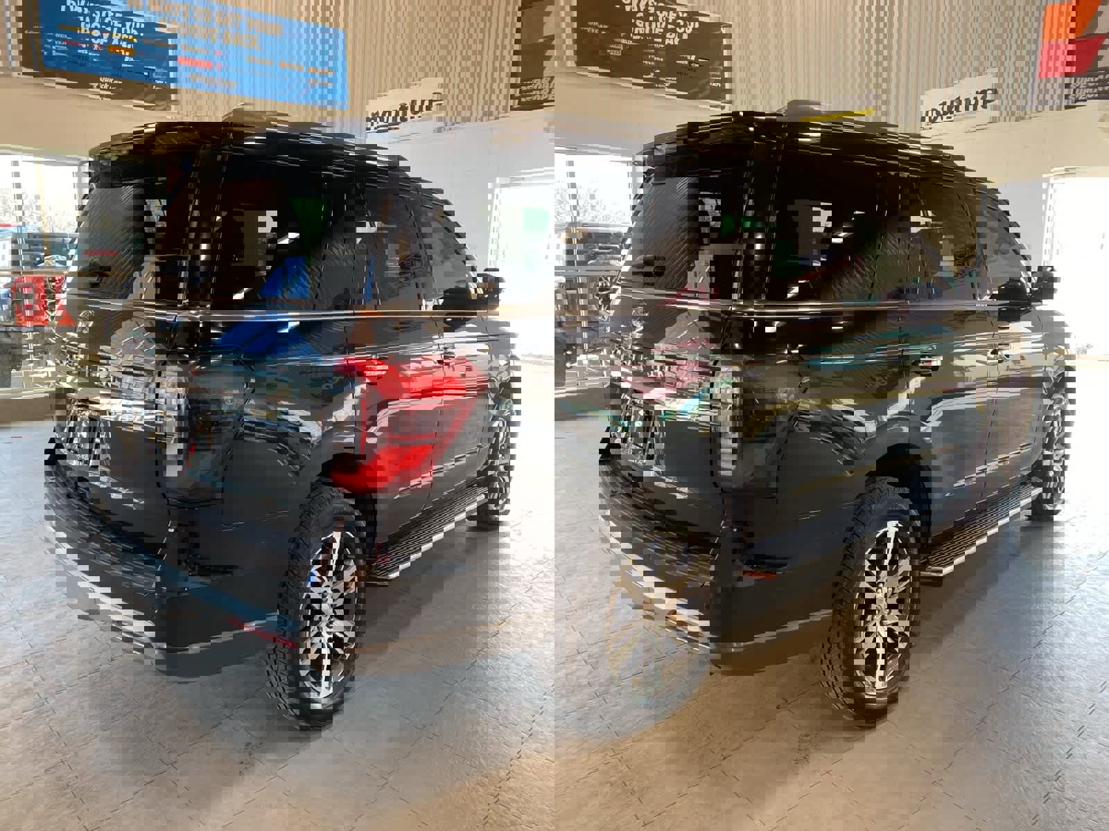 Certified 2022 Ford Expedition Limited image 5