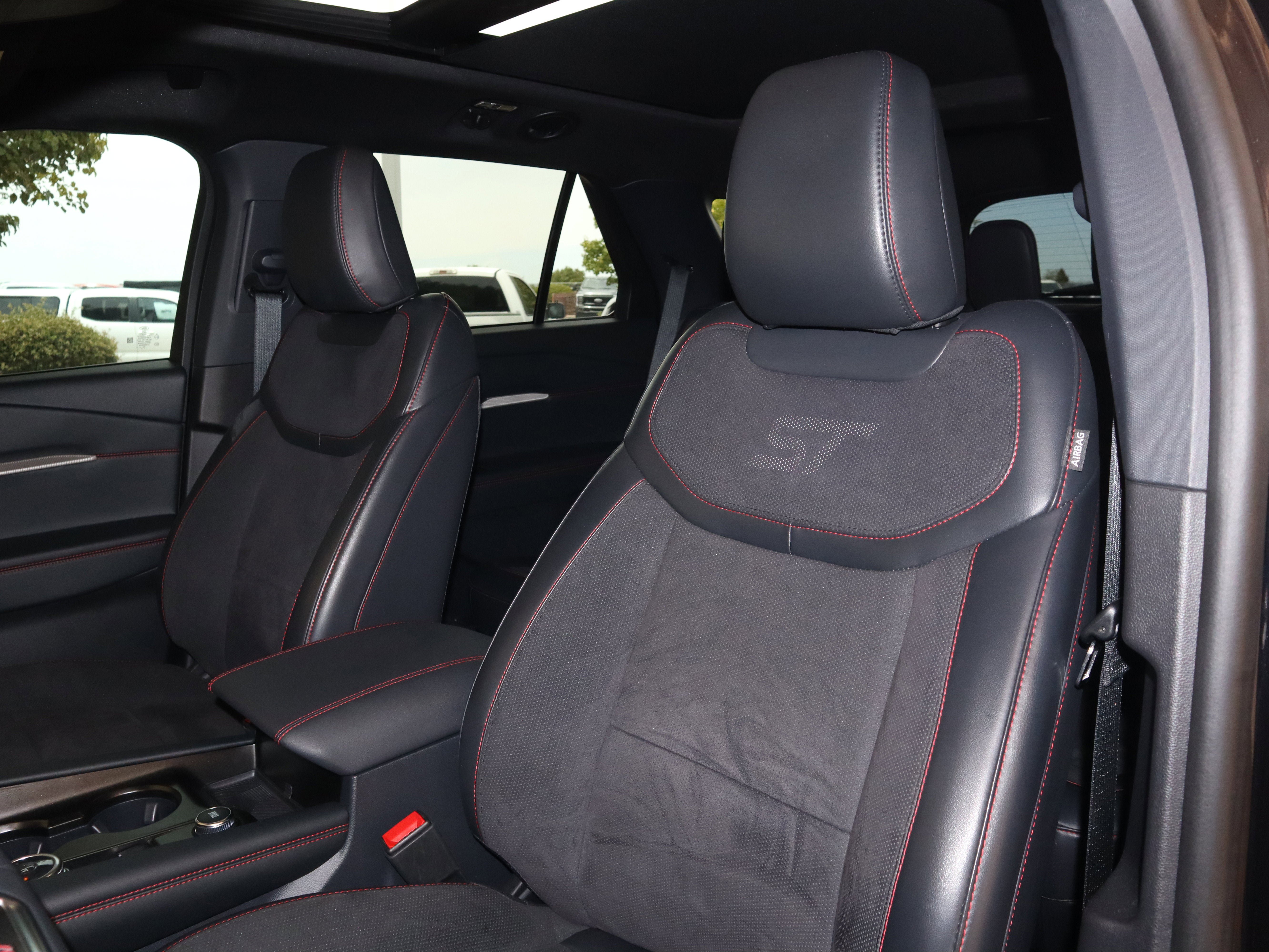 Certified 2025 Ford Explorer ST w/ Sun And Sound Package AWD/4WD image 32