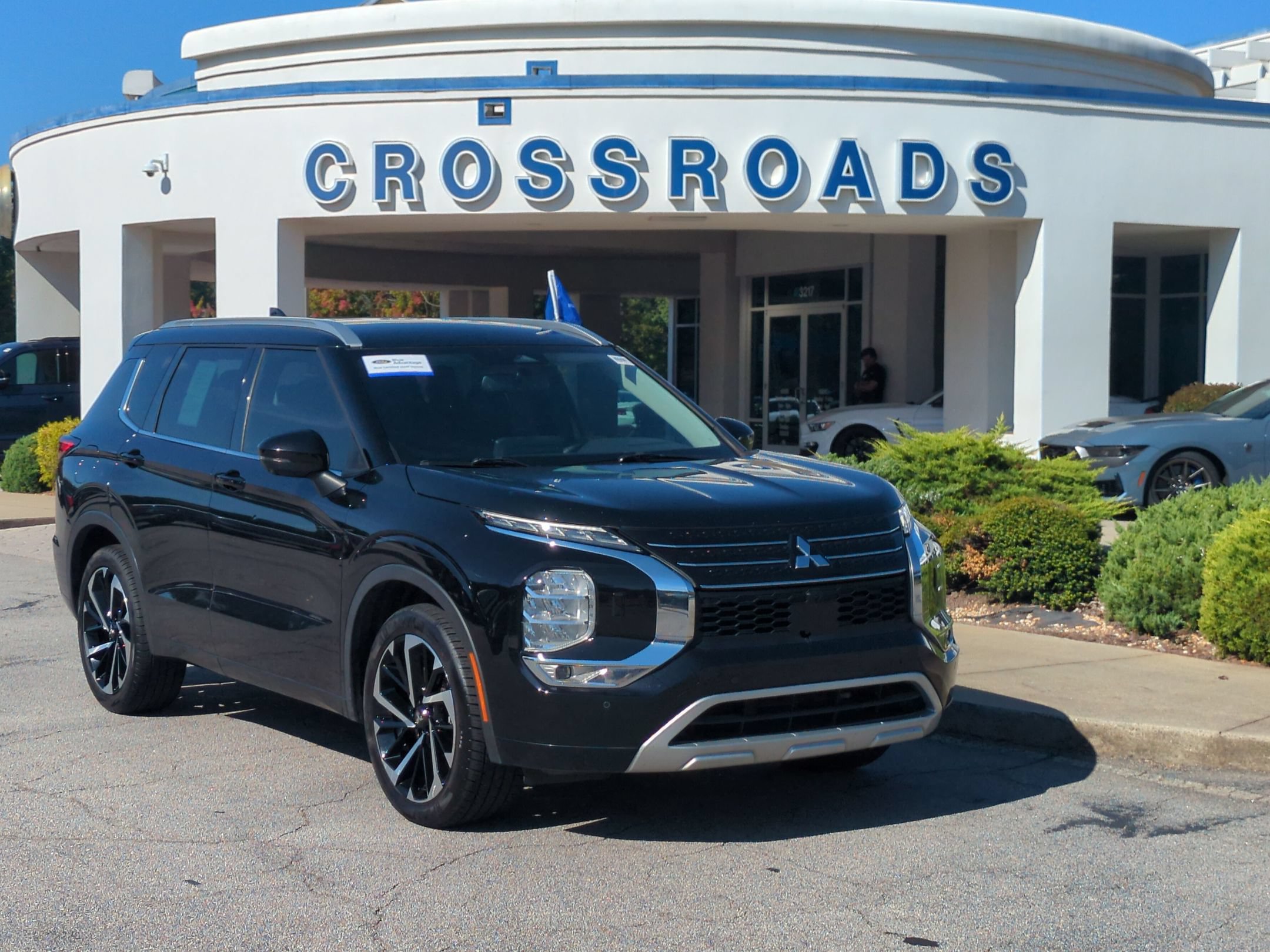 Used 2022 Mitsubishi Outlander SEL AWD/4WD image 1
