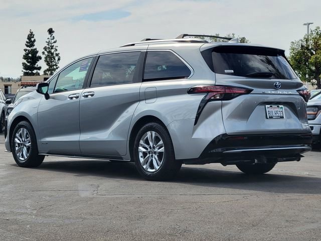 Used 2021 Toyota Sienna Limited FWD image 3