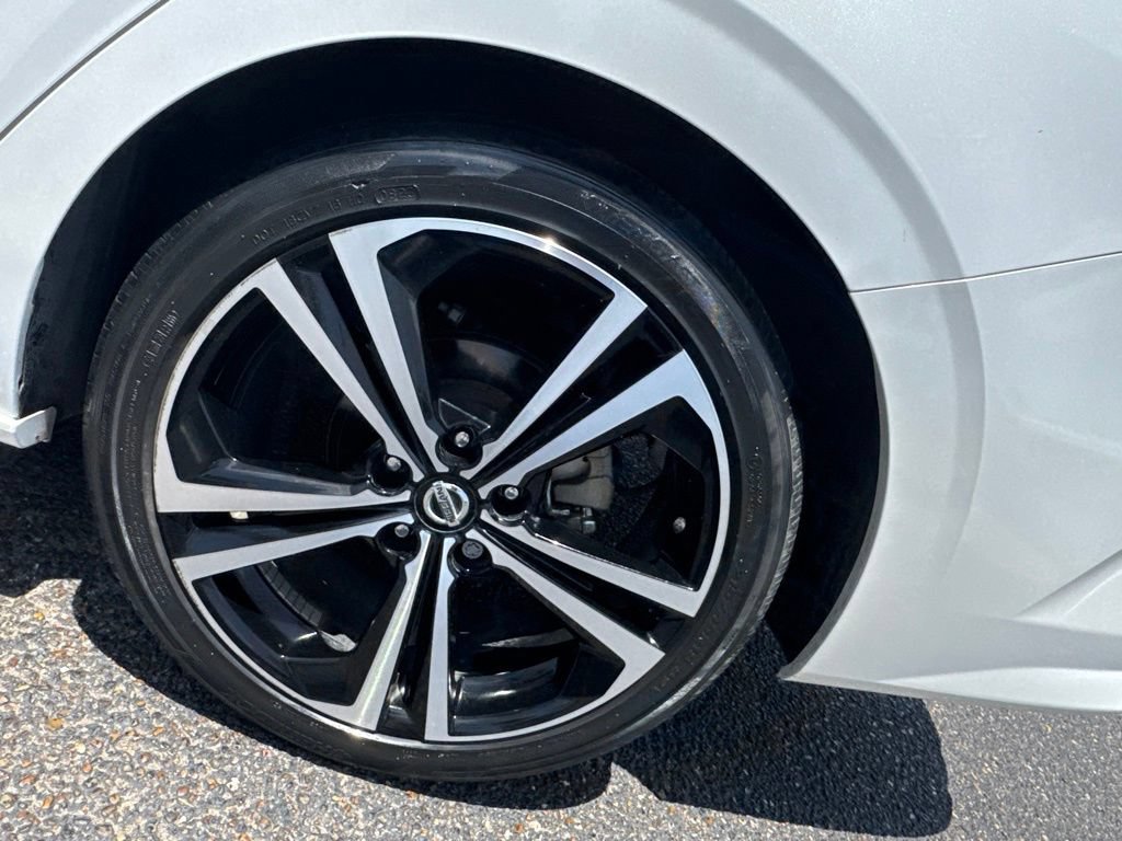 Used 2023 Nissan Sentra SR w/ SR Premium Package FWD image 10