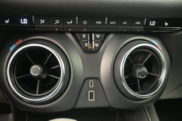 Used 2025 Chevrolet Blazer LT AWD/4WD image 14
