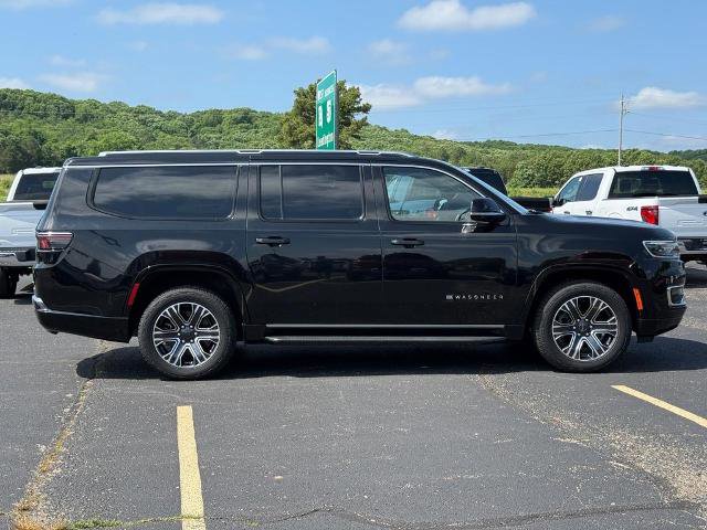 Used 2024 Jeep Wagoneer L Series II w/ Flexible Seating Group AWD/4WD image 2
