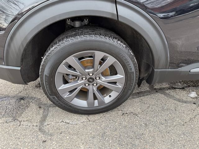 Certified 2022 Ford Explorer XLT w/ Equipment Group 202A image 29