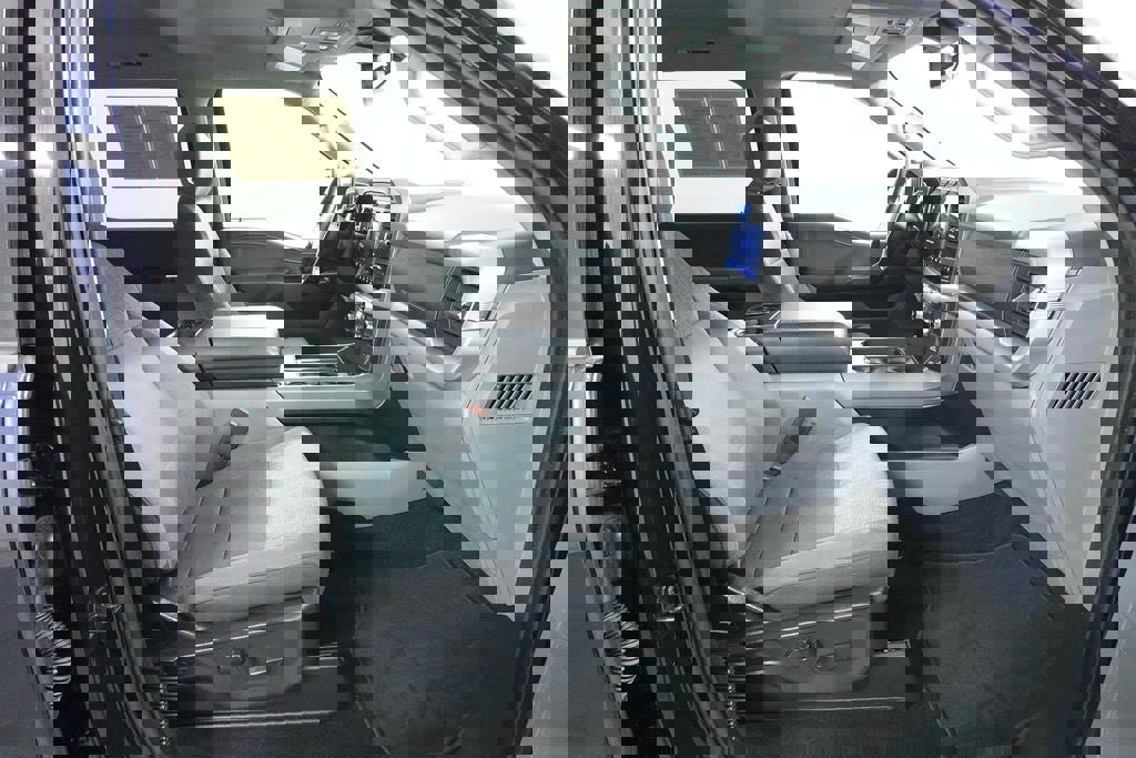 Certified 2022 Ford F150 XLT w/ Equipment Group 302A High image 31