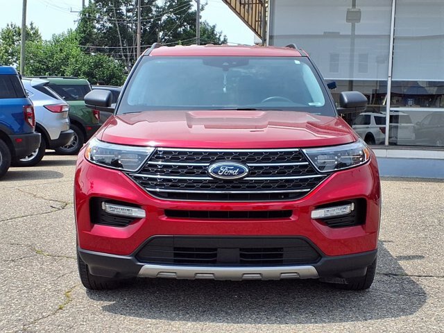 Certified 2024 Ford Explorer XLT w/ Equipment Group 202A AWD/4WD image 25