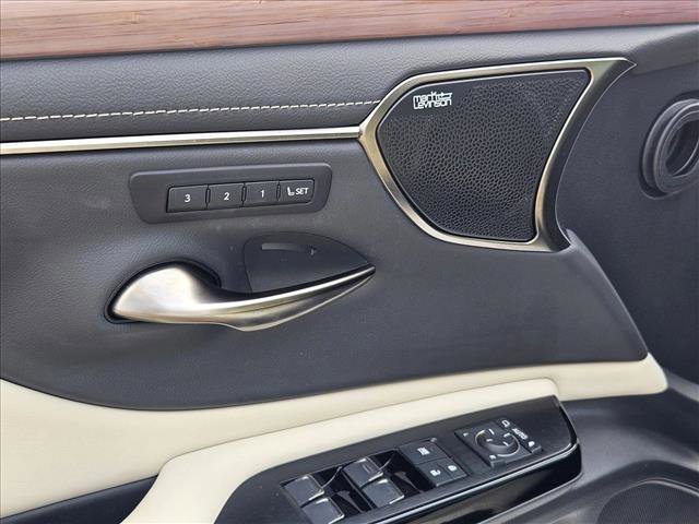 Used 2024 Lexus ES 350 w/ Accessory Package (Z1) FWD image 8