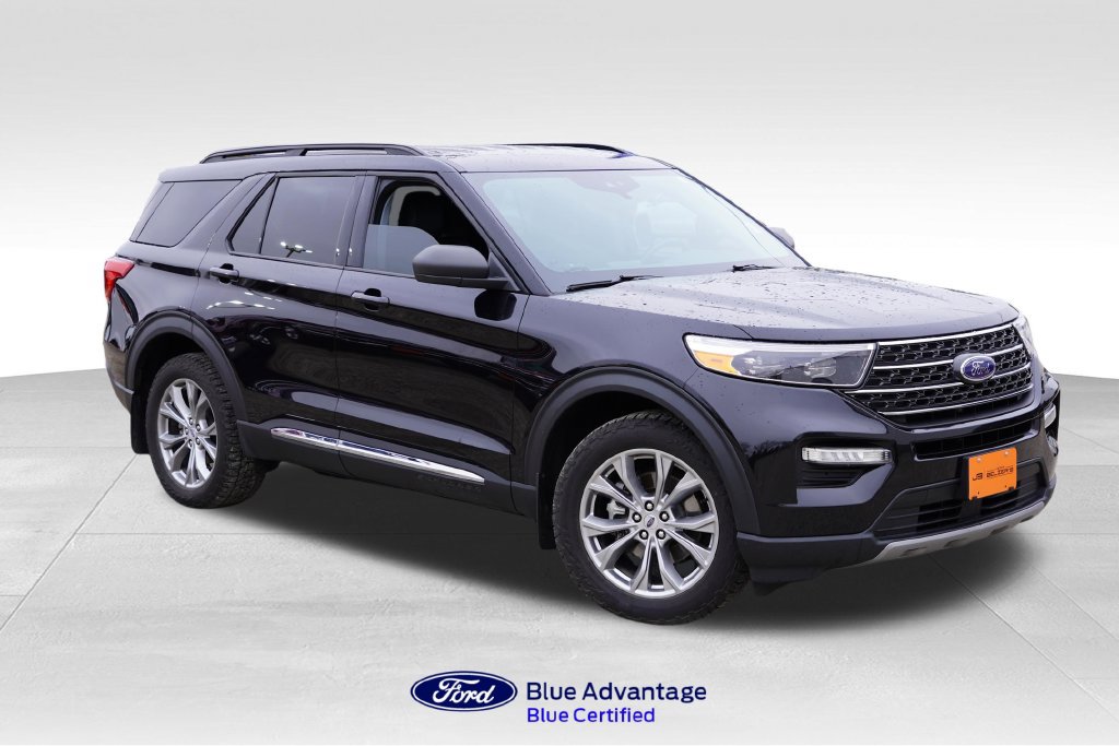 Certified 2022 Ford Explorer XLT w/ Equipment Group 202A AWD/4WD image 1