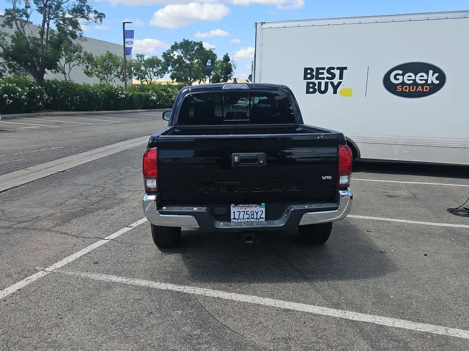 Used 2018 Toyota Tacoma TRD Off-Road AWD/4WD image 7