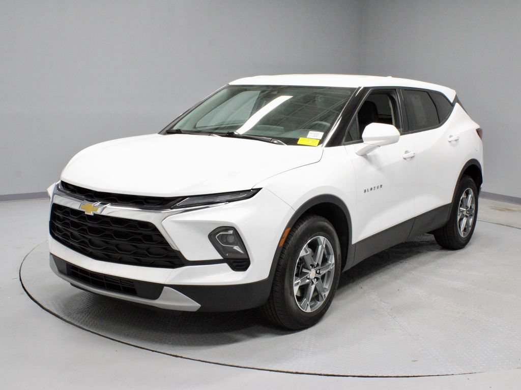 Used 2025 Chevrolet Blazer LT FWD image 6