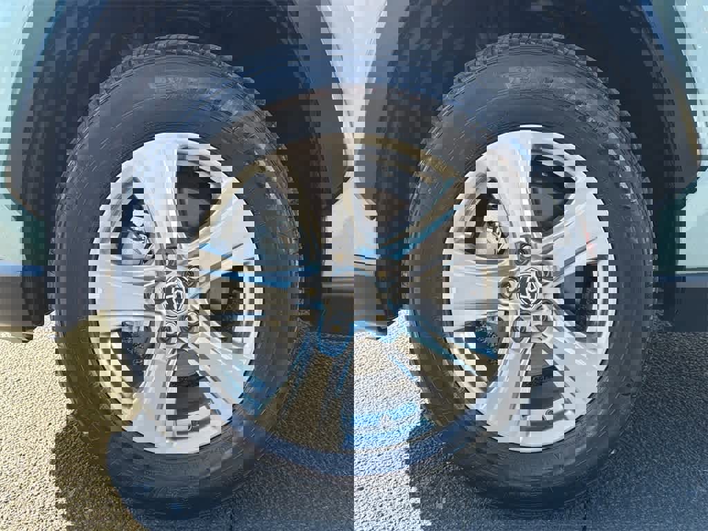 Used 2023 Toyota RAV4 XLE image 9