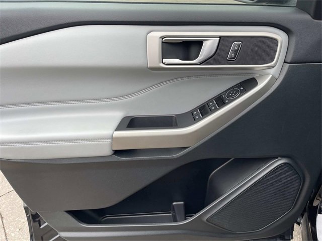 Certified 2023 Ford Explorer XLT w/ Equipment Group 202A image 28
