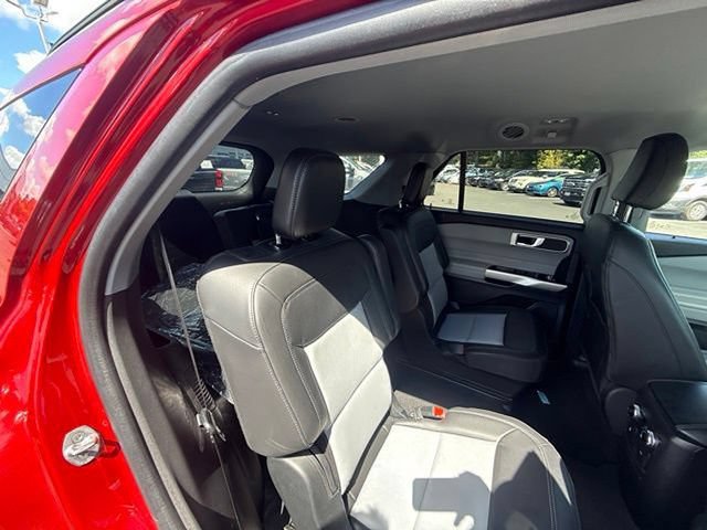Certified 2023 Ford Explorer XLT w/ Equipment Group 202A AWD/4WD image 13