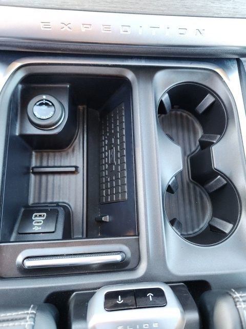 Certified 2025 Ford Expedition Max Platinum image 17