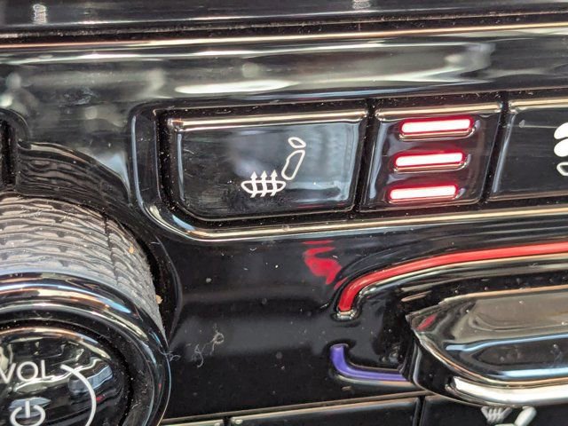 Used 2023 Jeep Grand Cherokee L Limited w/ Luxury Tech Group II image 25