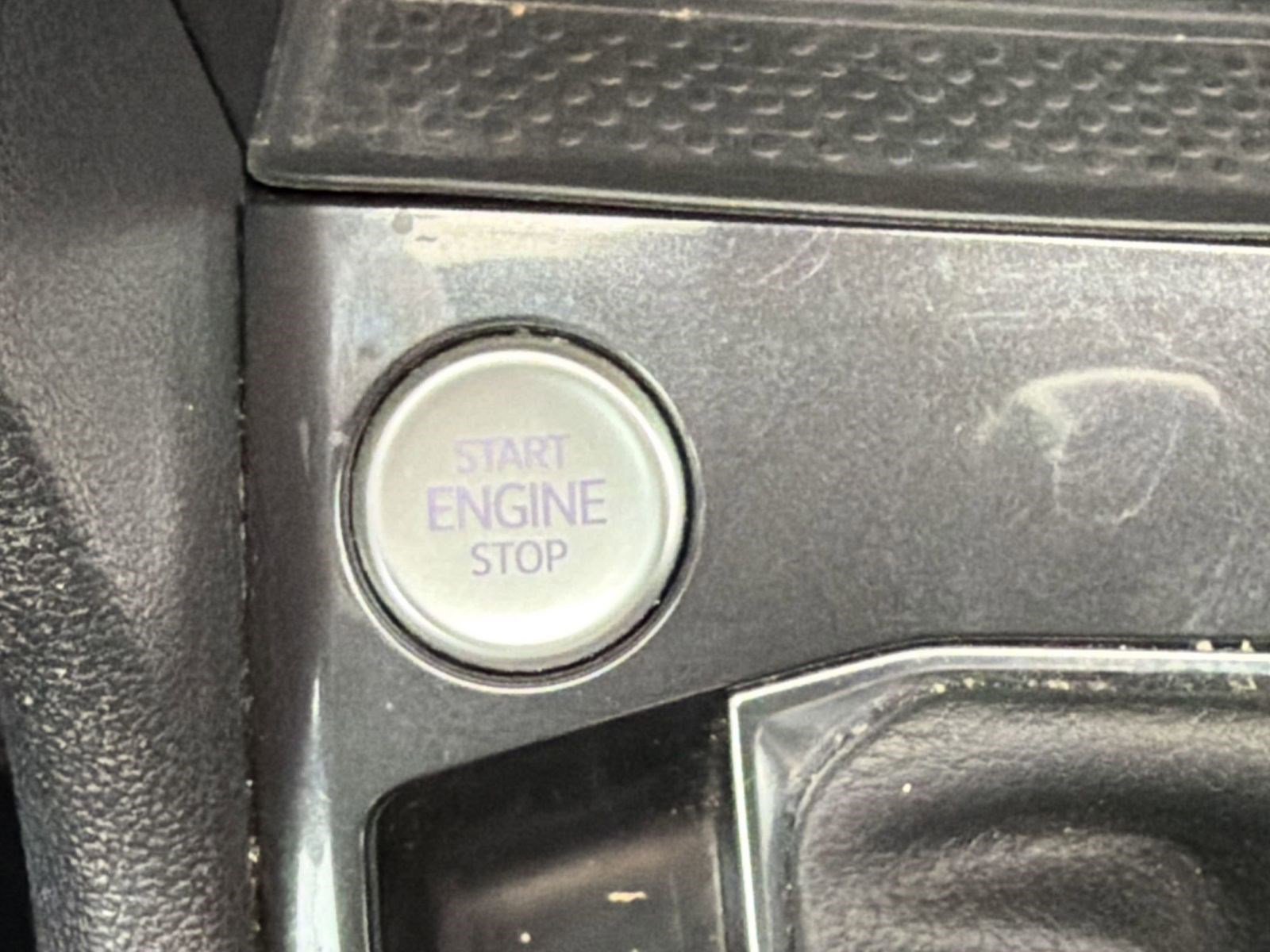 Used 2023 Volkswagen Tiguan SE R-Line image 26