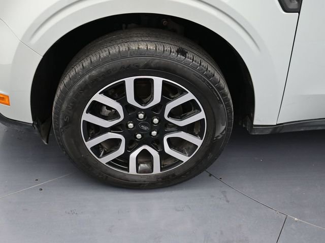 Certified 2022 Ford Maverick Lariat w/ Lariat Luxury Package image 9