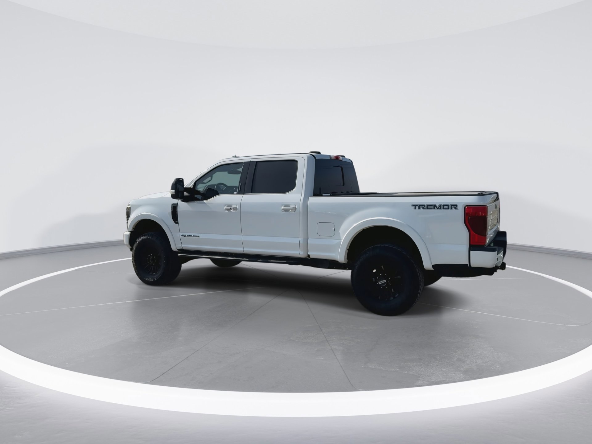 Certified 2022 Ford F250 Lariat w/ Tremor Off-Road Package image 5