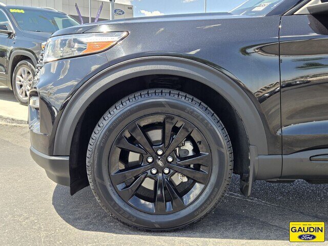 Certified 2023 Ford Explorer XLT w/ Equipment Group 202A AWD/4WD image 10
